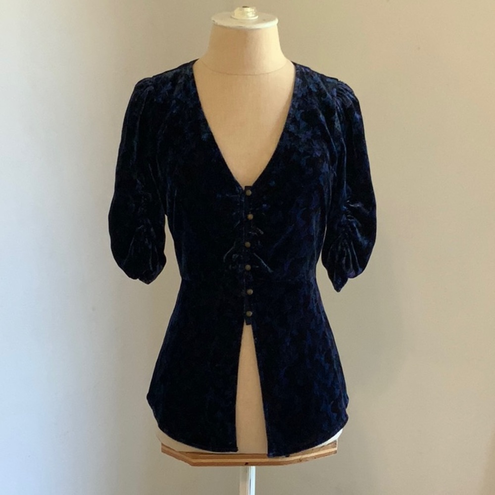 Maeve Anthropologie velvet peplum puff sleeve top